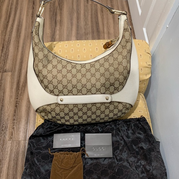Gucci hobo bag.1 tiny stain. See pics.clean in/out - Picture 11 of 16